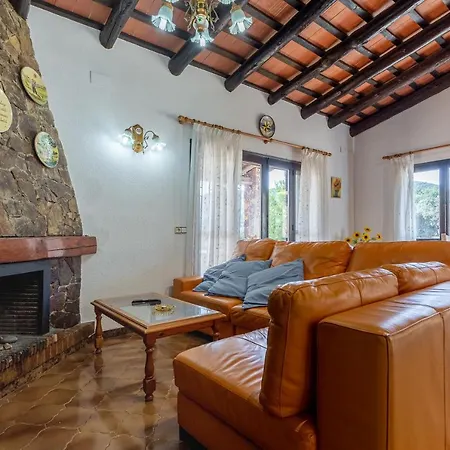 Villa With Great Mountain Views *